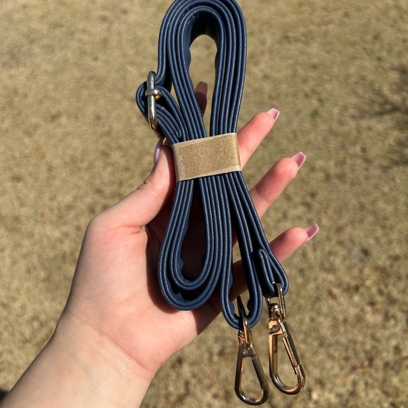 Elegant Navy Floral Handbag - Picture 6 of 13